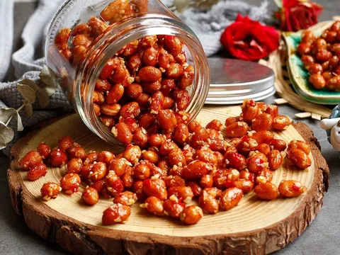 Cách rang lạc vàng giòn, để lâu chẳng lo ỉu