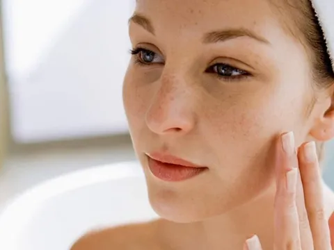 Dấu hiệu lão hóa thường gặp sau tuổi 40 và cách làm chậm quá trình này