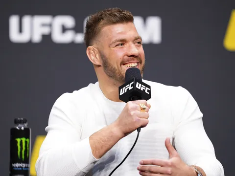 Dricus du Plessis: 'Hào quang quanh Tom Aspinall là thật', dự đoán kẻ chiến thắng tại UFC 321