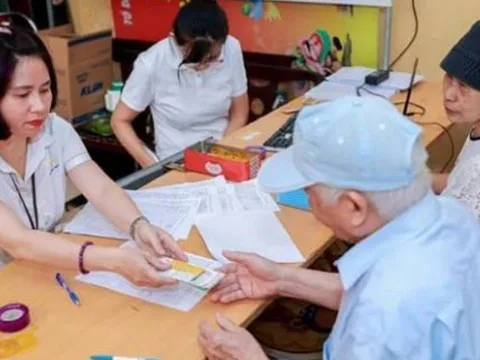 Theo quy định mới nhất: Những ai được nhận trợ cấp 500.000 đồng/tháng và được Nhà nước đóng bảo hiểm y tế?