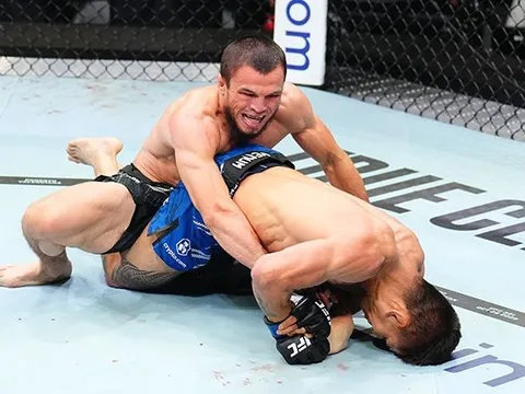 Umar Nurmagomedov: Ưu tiên tái đấu tranh đai, nhưng không ngại 'làm nóng' với cựu vương