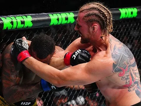 Dana White dập tắt tranh cãi: 'Nằm đè không thể thắng trận đấu'