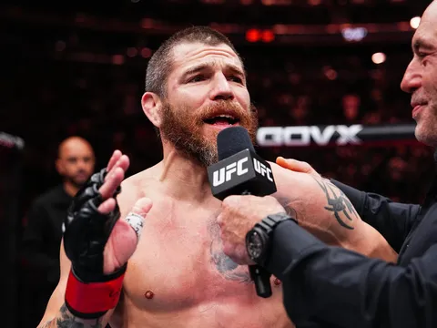Jim Miller nổi giận: 'Chọc mắt không phải tai nạn, đó là hành vi cố ý!'
