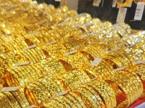 Giá vàng hôm nay 28/10: Vàng SJC và vàng nhẫn đồng loạt giảm mạnh