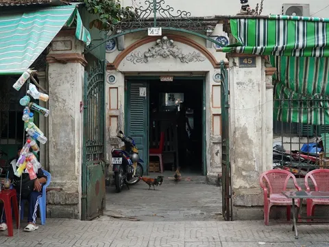 Thừa tiền cũng đừng xây nhà 2 cổng, lời các cụ dạy con cháu phải nghe
