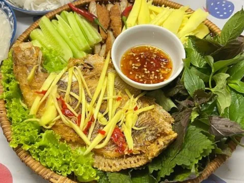 Cách làm cá diêu hồng chiên xoài bằm mắm chua ngọt, đậm vị miền Tây