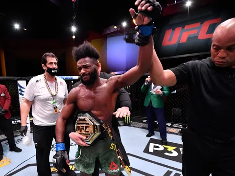 Aljamain Sterling chỉ trích Tom Aspinall sau sự cố chọc mắt: 'Bạn không thể nói như vậy'