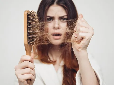 3 mẹo chăm sóc tóc mùa hanh khô, chống khô xơ và gãy rụng