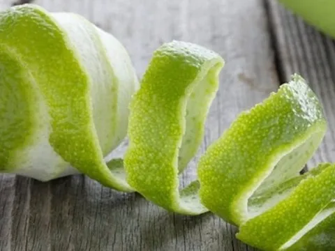 Đừng vội vứt vỏ bưởi, hóa ra đây là 'thần dược' giảm mỡ, thanh lọc cơ thể cực dễ làm