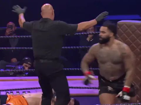 Hủy diệt đối thủ trong 15 giây, 'quái vật' đấu vật Gable Steveson công khai 'chào hàng' UFC