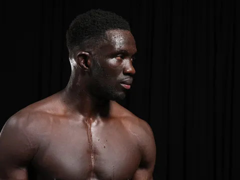 David Onama: Tham vọng ngai vàng và 'chướng ngại vật' mang tên tình đồng đội