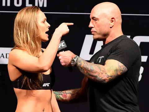 Ronda Rousey 'tấn công' Joe Rogan: 'Anh ta không phải chuyên gia, chỉ là một fan hâm mộ có tiếng nói'