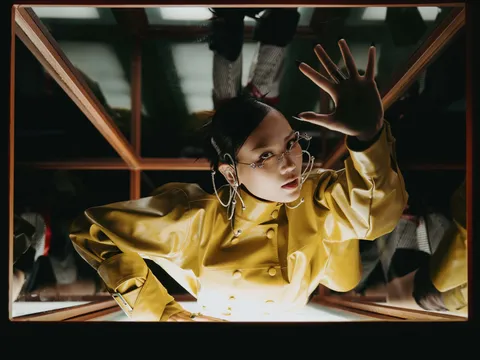 Mai Phương chính thức debut làm ca sĩ với album song ngữ, kết hợp cùng 4 nghệ sĩ quốc tế