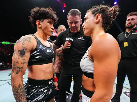 Những trận tranh đai UFC 'vô nghĩa' nhất lịch sử: Khi chiếc đai chỉ là hư danh