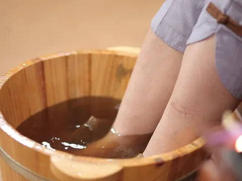 Cách ngâm chân thải độc, có lợi cho gan