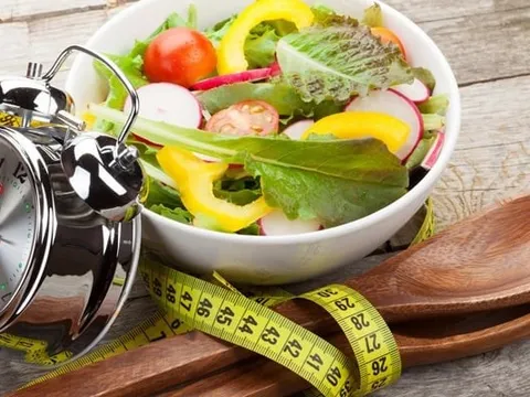 3 thói quen ăn tối hao mòn sức khỏe, rút ngắn tuổi thọ mà nhiều người vẫn làm mỗi ngày