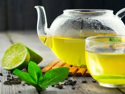 Người bị tiểu đường uống trà xanh và pha thêm chanh sẽ giúp ổn định đường huyết