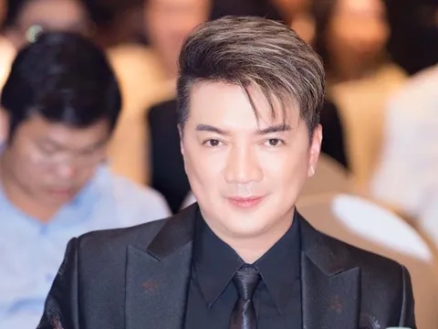 Đàm Vĩnh Hưng đấu giá món đồ 'có 1 tỷ cũng không mua được' để ủng hộ đồng bào bị lũ lụt