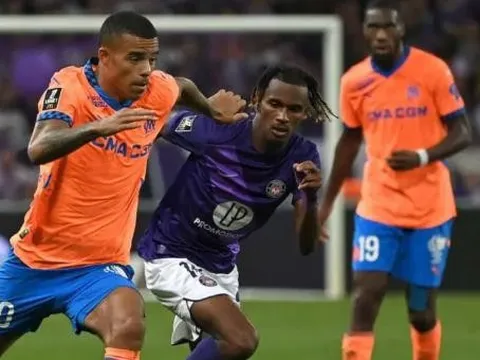 Phong độ hủy diệt của Greenwood giúp Man United chuẩn bị “hốt vàng”