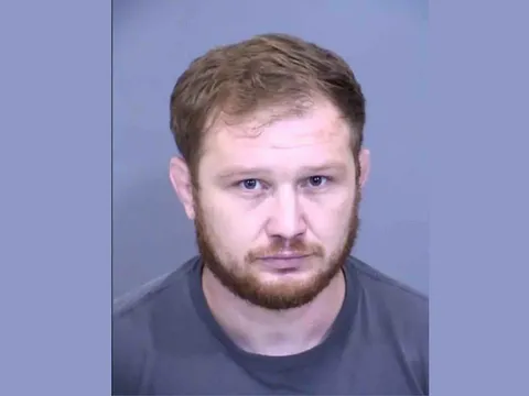 Vết trượt dài của Casey Kenney: Cựu sao UFC lĩnh án tù 6 tháng vì bạo hành bạn gái cũ