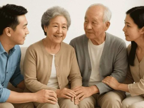 Chăm sóc cha mẹ già: Dù anh em ruột có thân đến mấy cũng phải thống nhất 4 nguyên tắc này