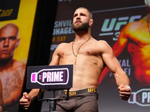 Jiri Prochazka hạ quyết tâm: Lấy lại đai vô địch rồi mới tính chuyện xuống hạng