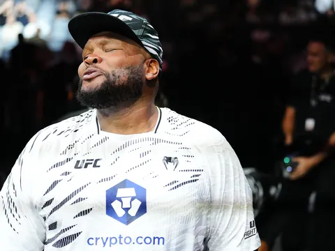 Làn sóng thanh lọc tại UFC: 'Quái thú' được yêu mến Chris Barnett và hàng loạt võ sĩ ra đi