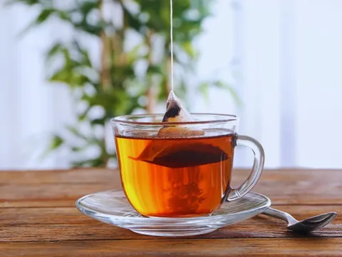 2 loại nước chứa đầy hạt vi nhựa nhưng người Việt rất thích uống mỗi ngày