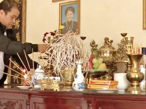 6 lỗi sai khi thắp hương khiến bề trên tức giận, làm hao hụt tài lộc và vận khí gia đình