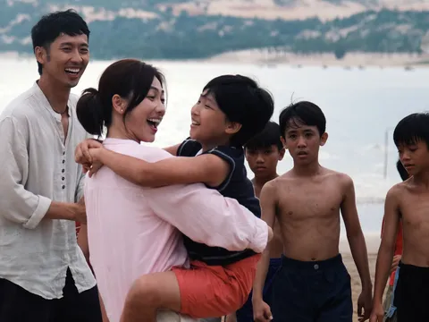 Phương Anh Đào “không dây dưa cảm xúc cá nhân” với Tuấn Trần trong teaser phim Tết 2026