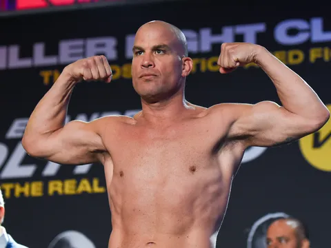 Tito Ortiz: Thời đỉnh cao, tôi sẽ 'quật nát' Alex Pereira