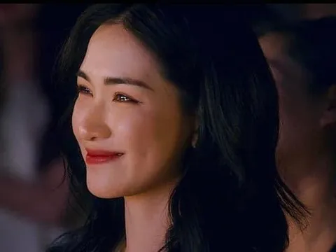 Hòa Minzy bật khóc thừa nhận cô đơn