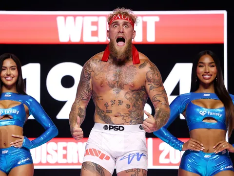 Jake Paul đối đầu Anthony Joshua: Trận quyền Anh bom tấn hay một màn kịch được dàn dựng?