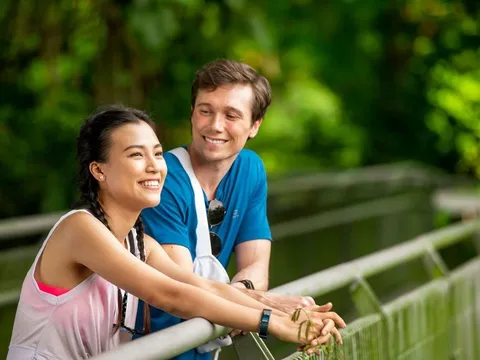 Phản ứng của MC Hoàng Oanh sau khi chồng cũ cầu hôn bạn gái mới