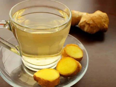 4 nhóm người không nên uống trà gừng