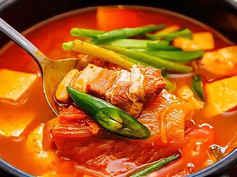 Cách nấu canh kim chi ngon chuẩn vị Hàn Quốc