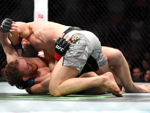 Góc đài và bi kịch của nhà vô địch: Matt Brown chỉ trích cay đắng đội của Jack Della Maddalena