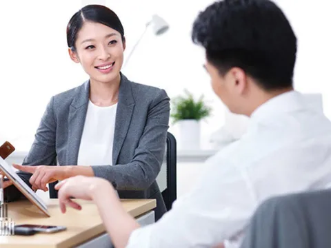 Người khôn ngoan thường có 3 biểu hiện này: Kẻ dại không biết mãi mông lung