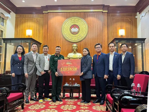 Vikki lan tỏa yêu thương : Đêm nhạc “Tôi! Người Việt Nam” & 5,3 tỷ đồng chuyển tới đồng bào bão lũ