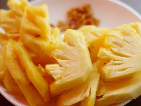 Phụ nữ thường xuyên ăn dứa, cơ thể có 5 thay đổi bất ngờ