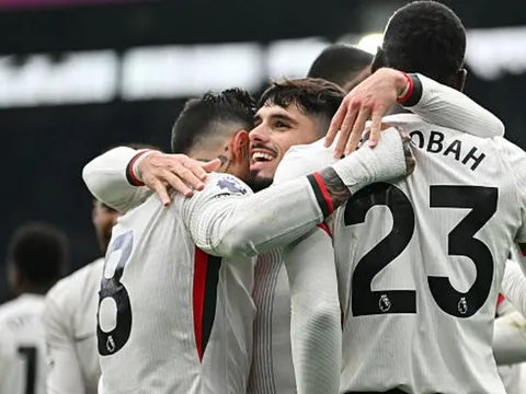 Neto và Enzo lập công, The Blues phả hơi nóng vào gáy Arsenal