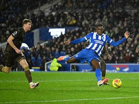Welbeck mở đường cho Brighton bay vào top 5 Ngoại hạng Anh