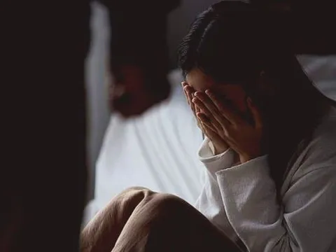 3 đặc điểm "chí mạng" tiết lộ một người đang ngoại tình