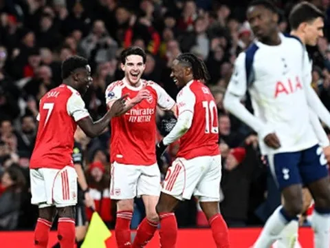 'Tam giác quỷ' Rice - Saka - Merino đã bóp nghẹt Tottenham như thế nào?