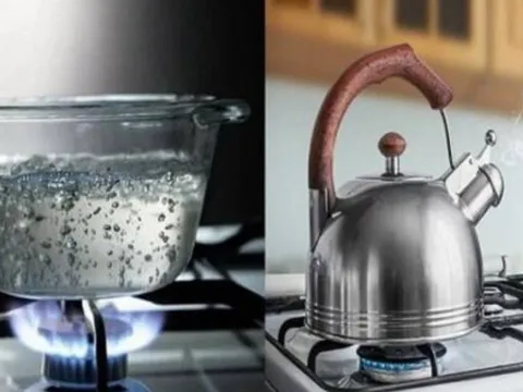 Nước đun sôi để nguội quá 24 giờ còn uống được không? Chuyên gia giải đáp