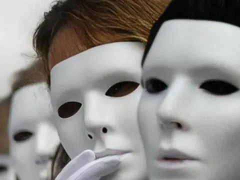 Cảnh báo: 5 đặc điểm của người khôn lỏi, càng tránh sớm càng tốt