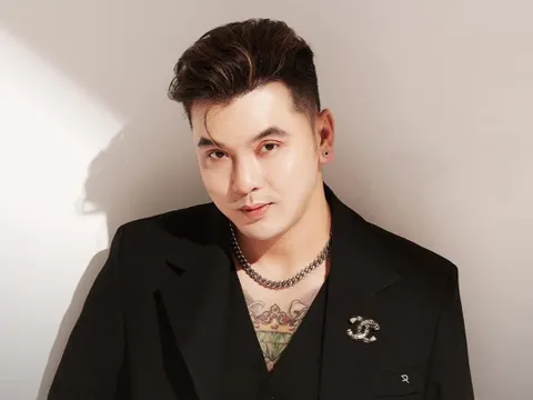 Ưng Hoàng Phúc đáp trả khi bị nói đi từ thiện nhớ “đứng vào chỗ sâu chụp ảnh