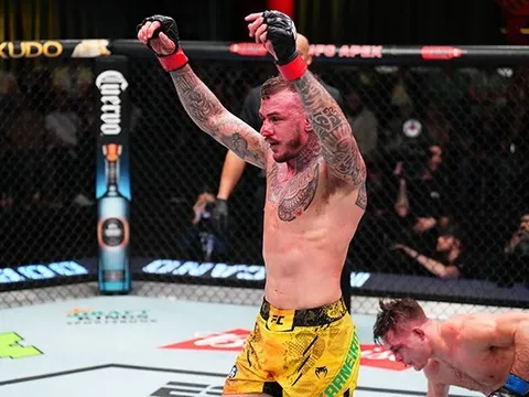 HLV Parrumpa: Renato Moicano đủ sức kết liễu Dan Hooker trong hai hiệp đấu