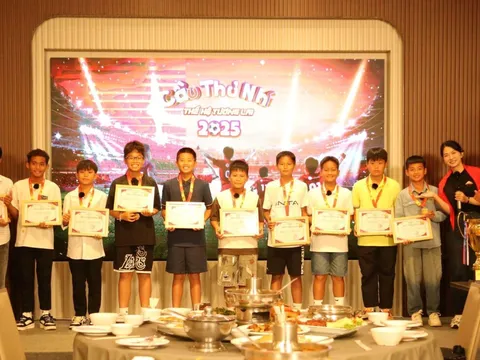 HLV Kim Sang Sik dành tâm huyết cho Cầu thủ nhí 2025, kỳ vọng sẽ có những Quang Hải, Duy Mạnh trong tương lai