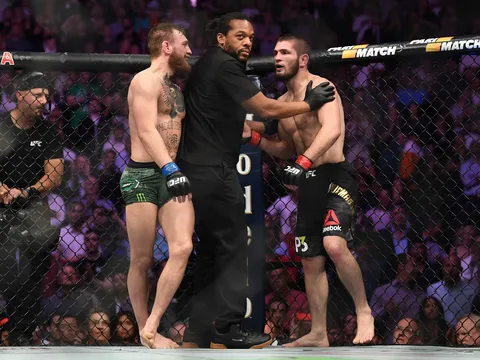 Conor McGregor - Khabib Nurmagomedov: Đấu khẩu nảy lửa vì NFT, lôi cả người cha quá cố vào cuộc